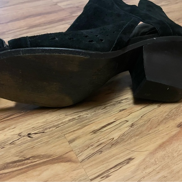 Vince Camuto Black Chunky Heel Open Toe Black Caged Shoe Zip Back - Picture 2 of 12